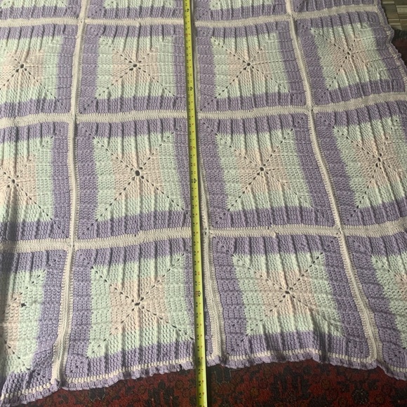 VINTAGE HANDMADE BLANKET - Picture 4 of 4